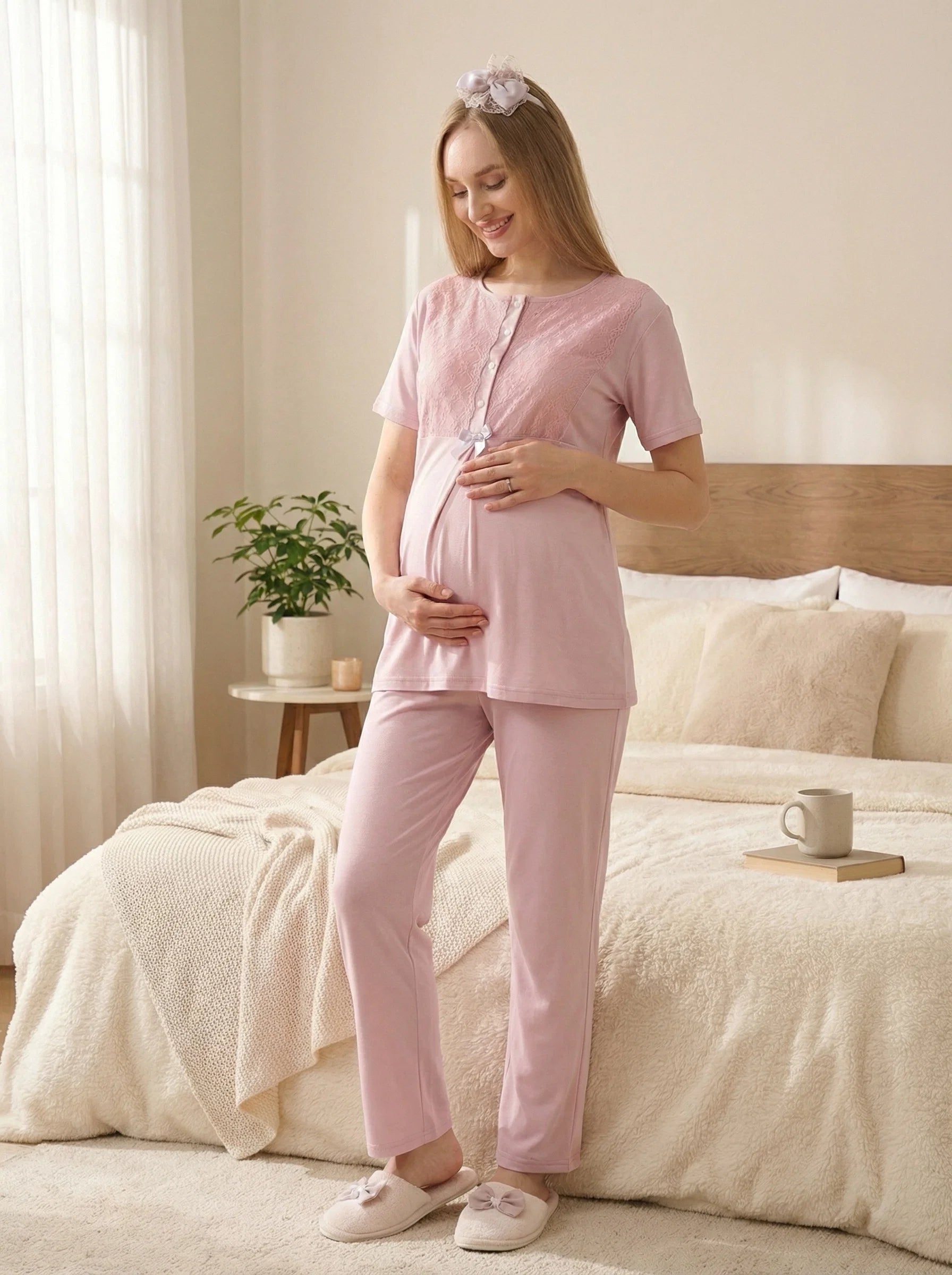 Pudra Kısa Kollu Dantel İşlemeli Emzirme Özellikli Sabahlıklı Lohusa Pijama Takımı-3461