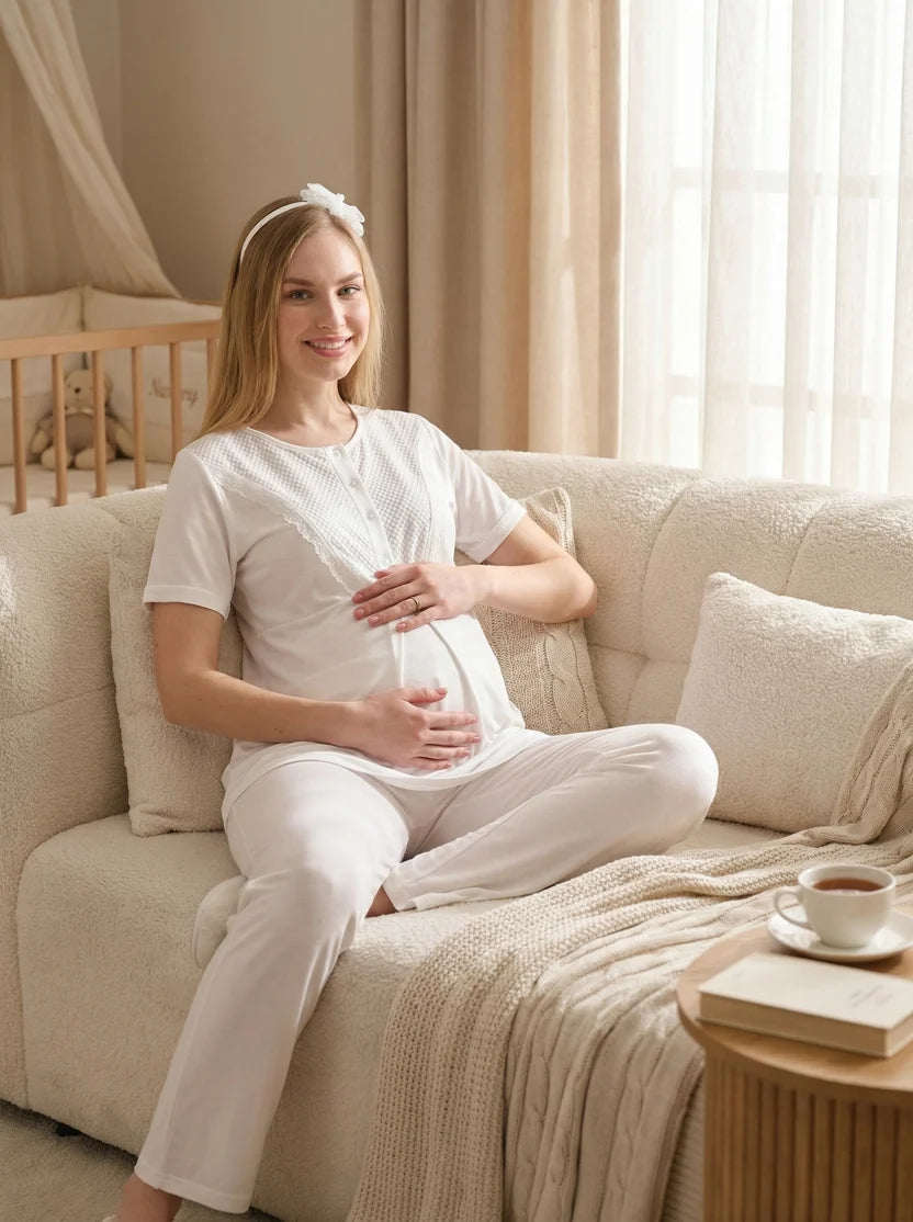 Ekru Kısa Kollu Emzirme Özellikli Desenli Sabahlıklı Lohusa Pijama Takımı-3473
