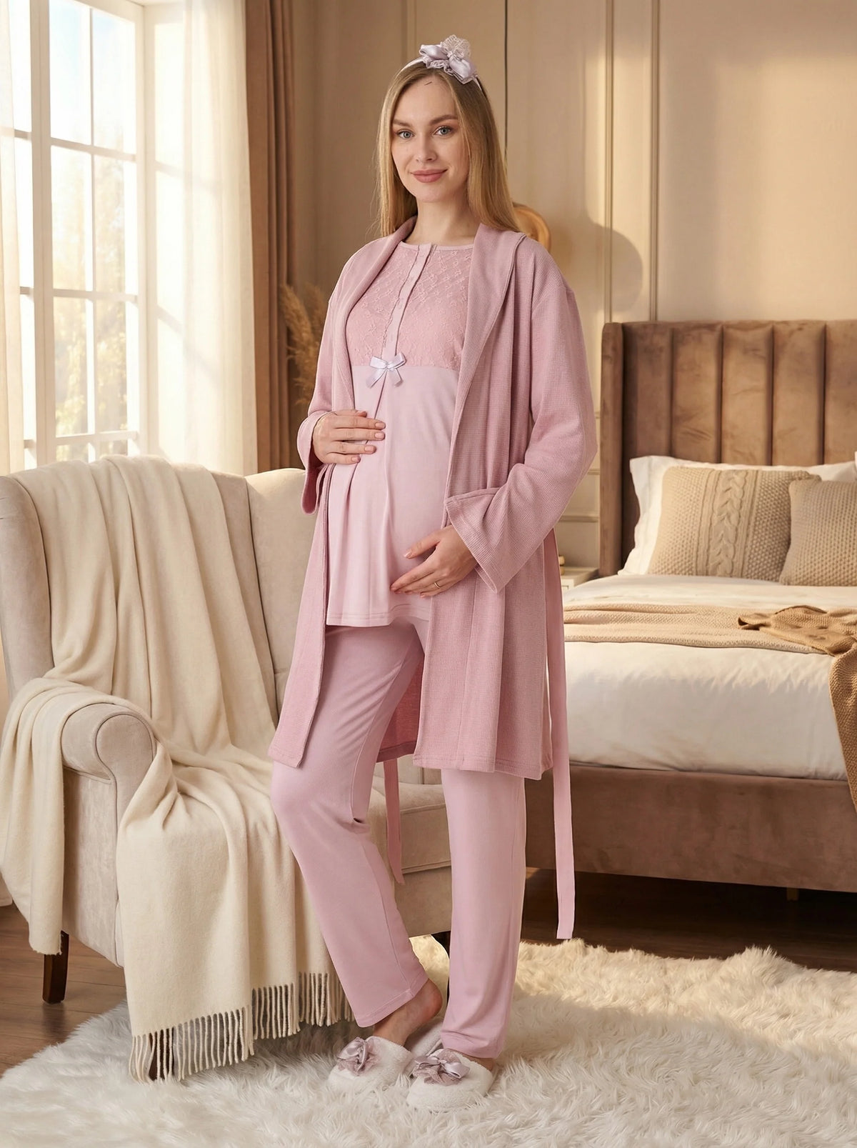 Pudra Kısa Kollu Dantel İşlemeli Emzirme Özellikli Sabahlıklı Lohusa Pijama Takımı-3461